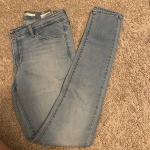 Levi 711 skinny size 29